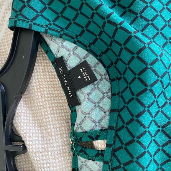 Ann Taylor top blouse size S - Picture 2 of 2